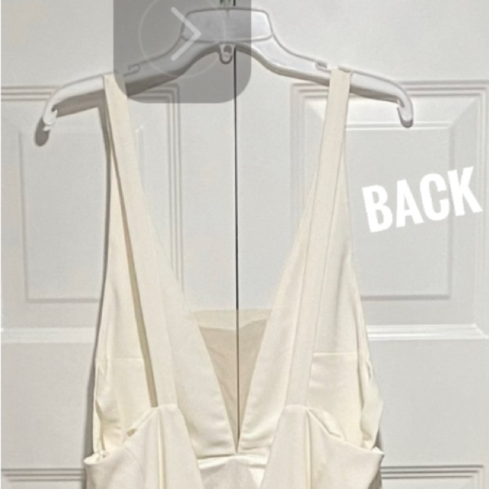 Willowby Cole Plunging Neckline Crepe Wedding Gown Size 12 Ivory Color - Picture 5 of 10